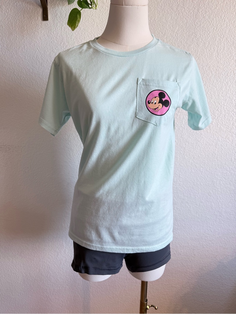 Kids XL Mickey Mouse & Friends Tee-Shirt Fits Like Women’s Small